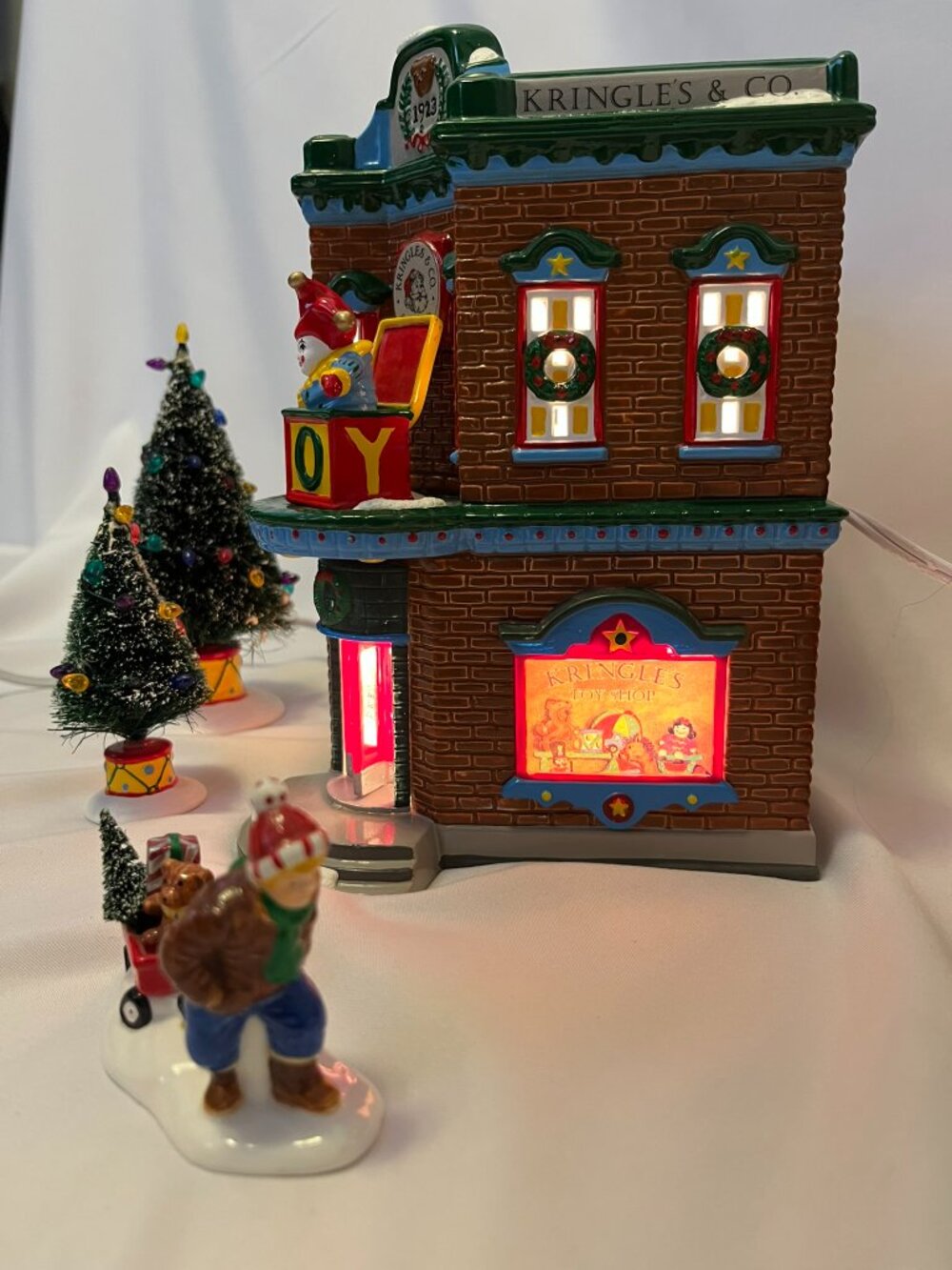 Department 56 Snow Village – “Saturday Morning Downtown” - Picture 8 of 17